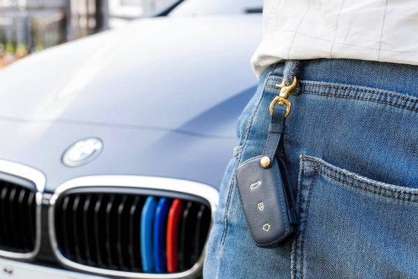 Why You Need A Leather Key Fob Case This Year
